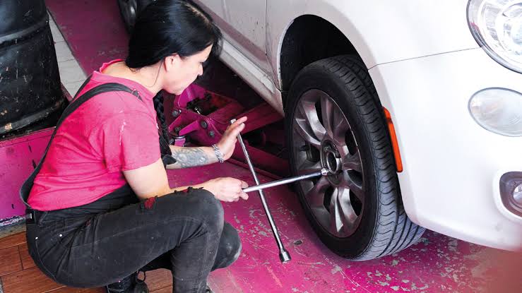 Mecánica trabajando